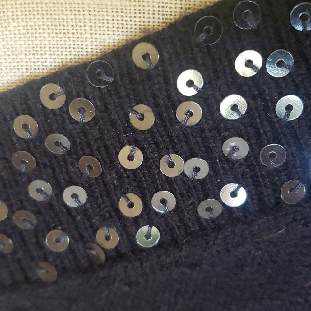 LANDS' END Black Cashmere Wool Sweater – Sequined V‑Neck | EXTRA SMALL - Picture 6 of 9